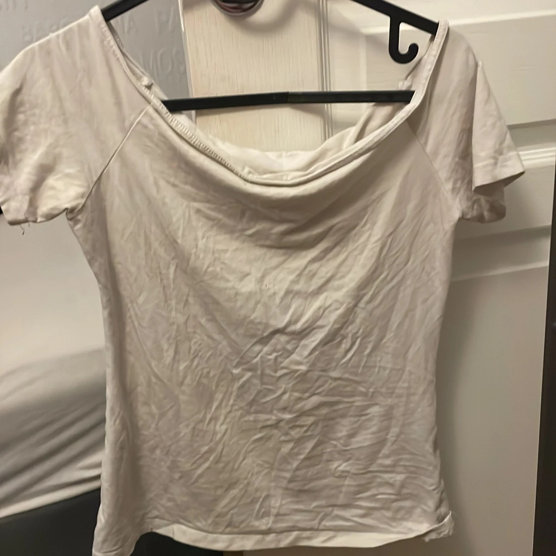 Vit offshoulder topp från Basic