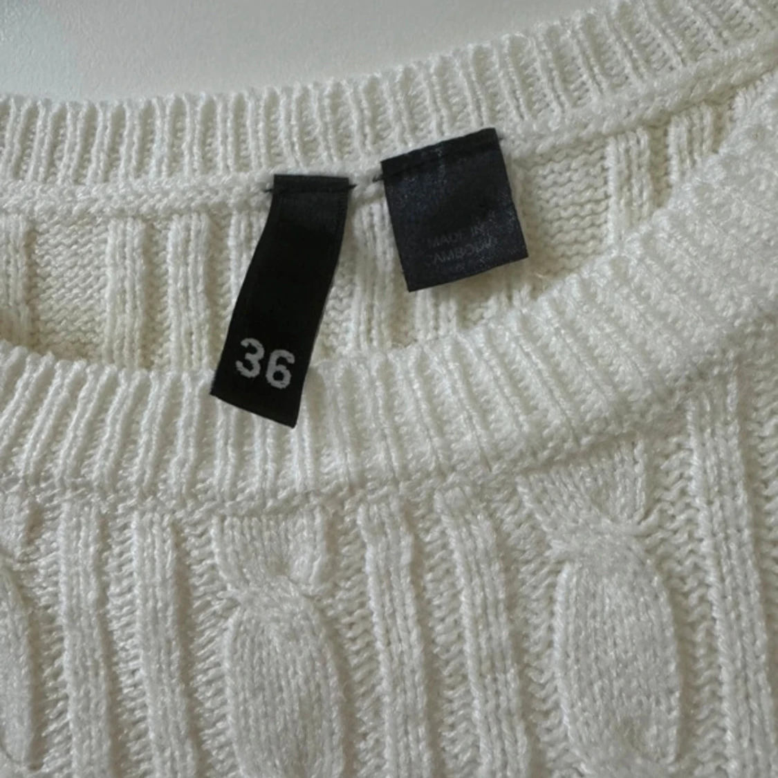 Vit stickad topp - 93