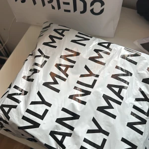 Nelly Svarta boots  - HELTT NYA  svarta boots i mjuk mocka.!!! Från Nelly och är helt oöppen.  
