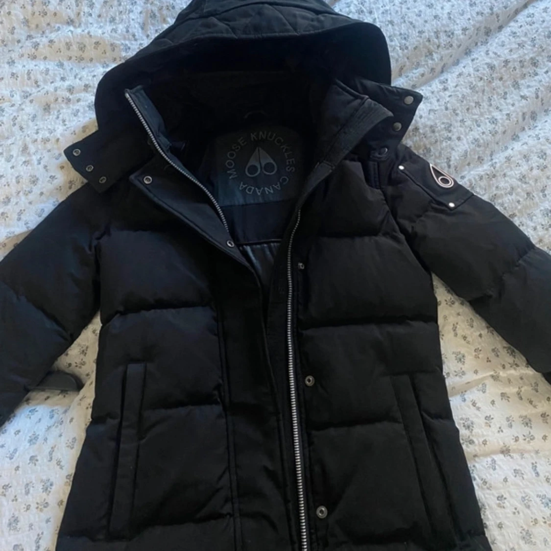 Svart dunjacka från Moose Knuckles - 3
