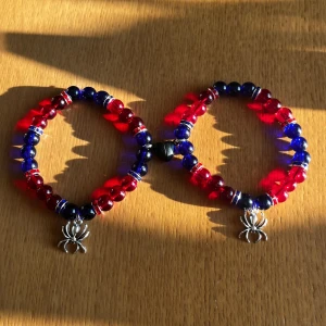 Spiderman armband - ✧༺♥༻✧