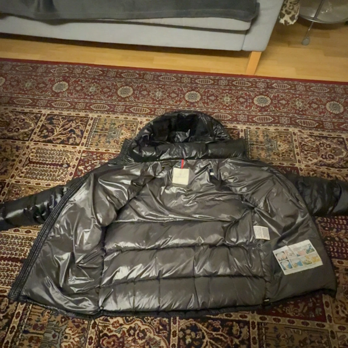 Svart pufferjacka från Moncler