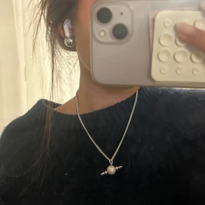 maria nilsdotter halsband - såå snyggt pärlhalsband från maria nilsdotter 45cm nypris 3000kr