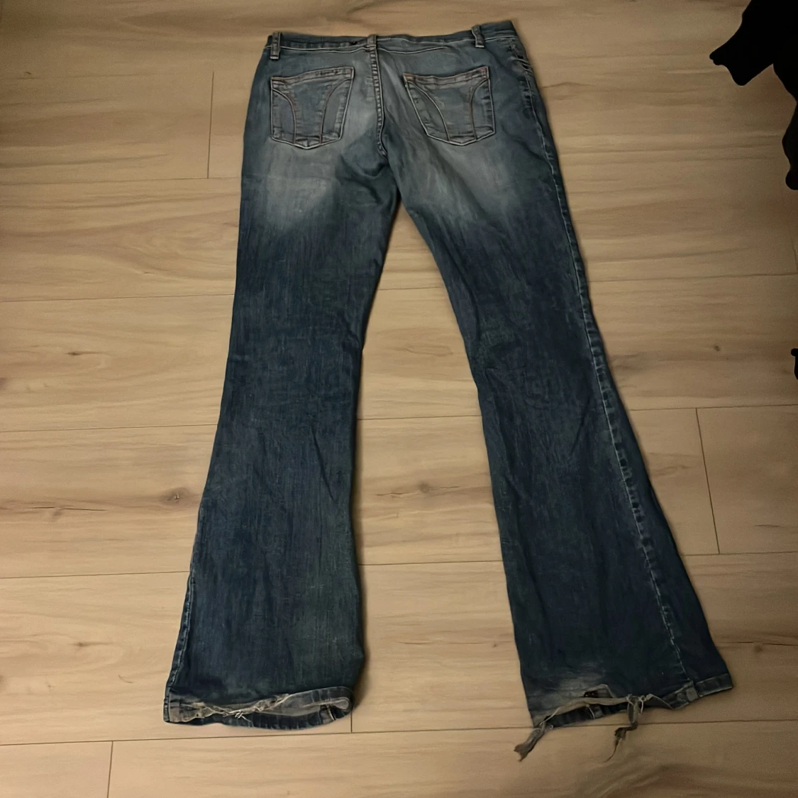 Blå bootcut jeans - 1