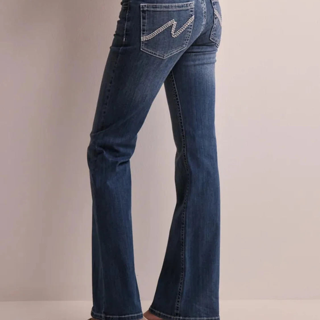 Mörkblå bootcut jeans från Nelly - 3