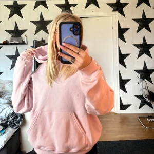 Rosa hoodie - Säljer en mysig rosa hoodie💞
