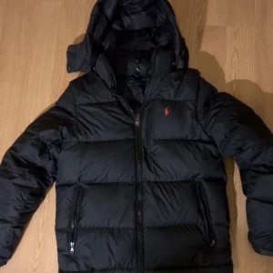  Ralph Lauren jacka - Säljer min jacka, priset kan sänkas vid en snabb affär, skriv om ni har frågor org pris 6000