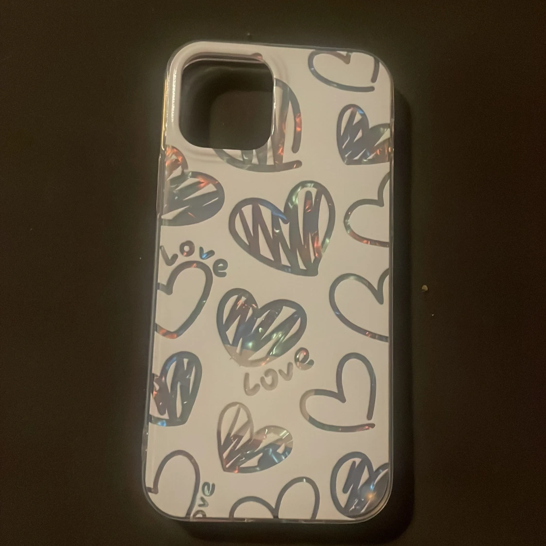 Mobilskal med hjärtmönster