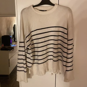 Randig tröja  - Helt okej skick! Använder aldrig 