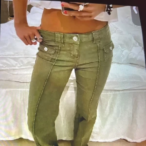 Snygga jeans bootcut - Snygga låg midja och bootcut inga skador 