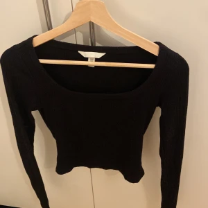 Svart tröja - Svart tröja från hm, bra skick, storlek xs