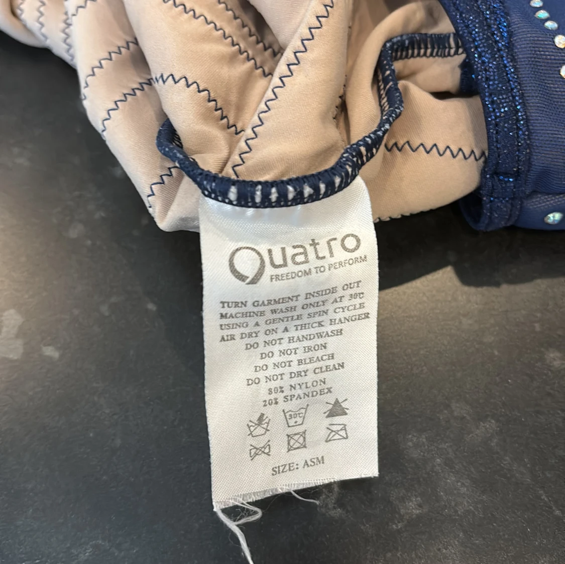 Quatro gymnastik dräkt  - 2