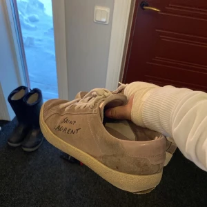 Saint Laurent skor - Saint Laurent skor/YSL skor                                     Storlek:42