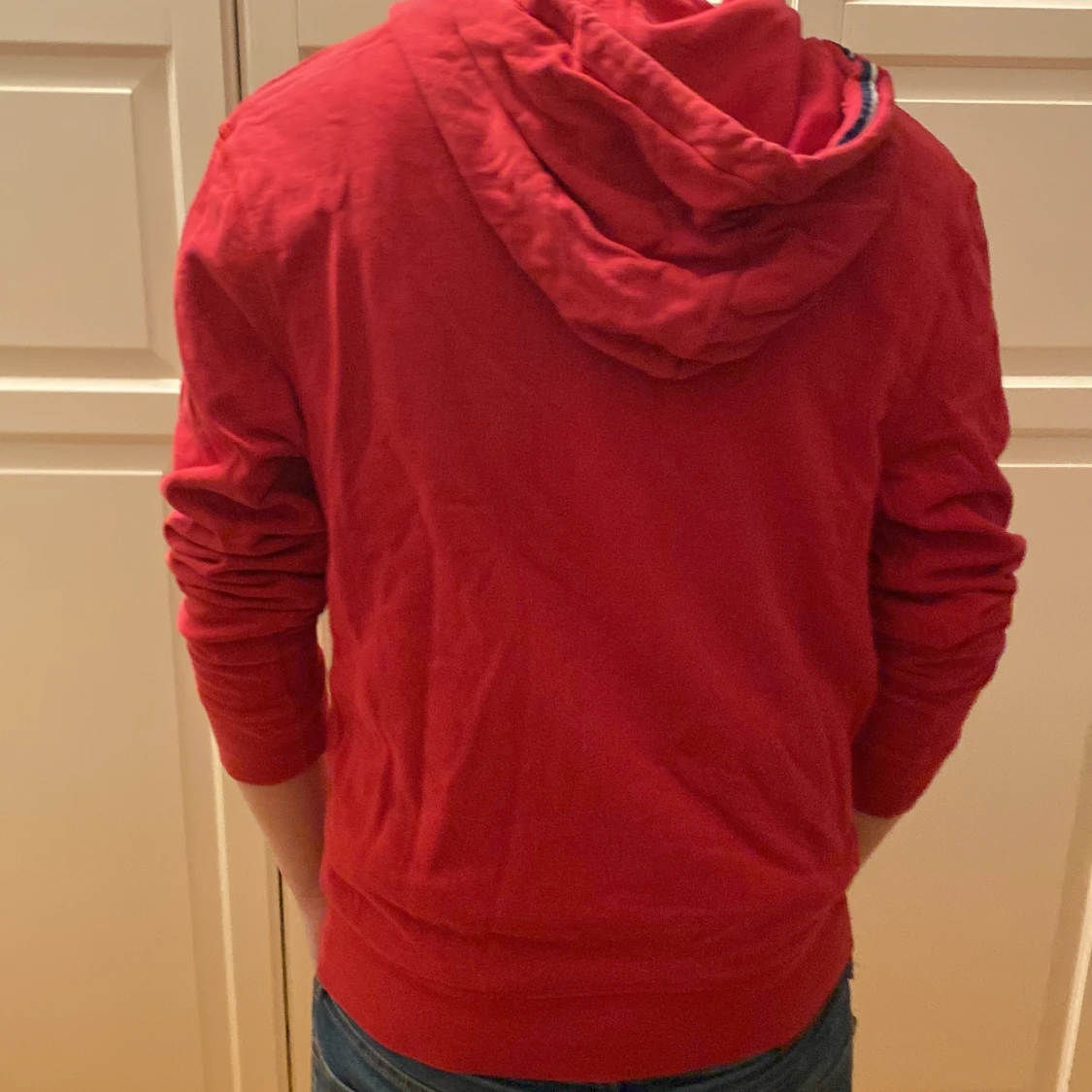 Röd hoodie från U.S. Polo Assn. - 1