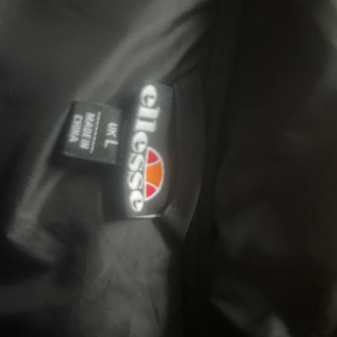 Svart dunväst från Ellesse - 1