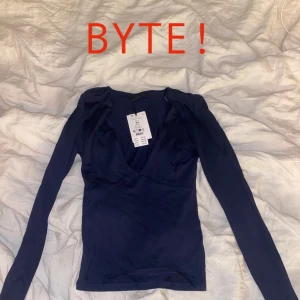 BYTE!!!!  - Jag undrar om någon har denna toppen från Gina i storlek S och vill byta mot en XS som tyvärr är för liten för mig 