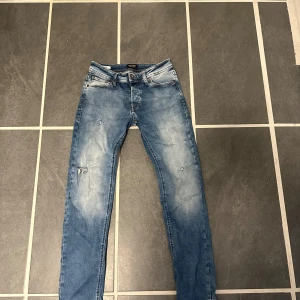 Jack & Jones slim fit  - Jack & Jones glenn jeans, riktigt sköna o snygga jeans. W30 L30,  nypris 899kr, mitt pris: 349kr