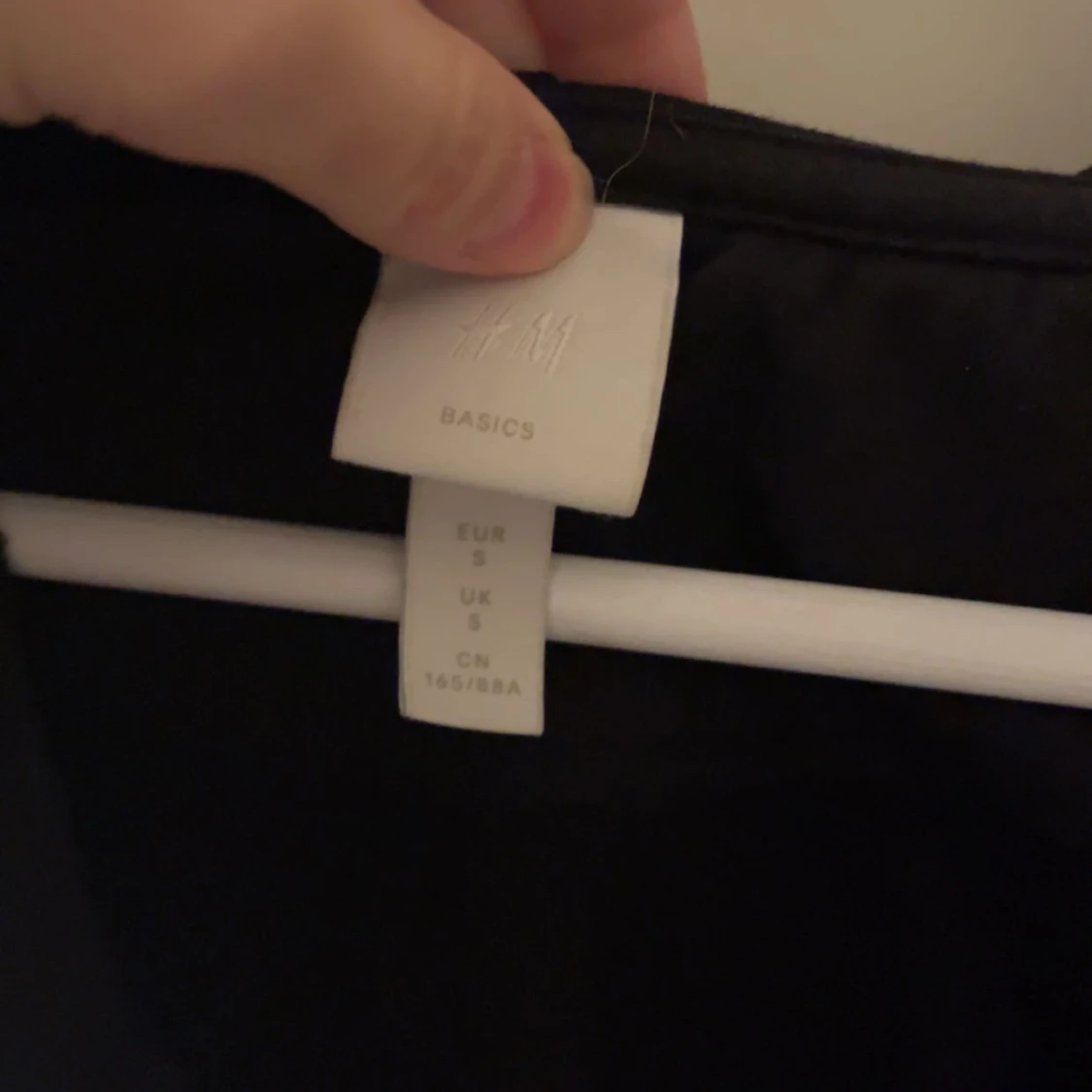 Svart hoodie från H&M - 1