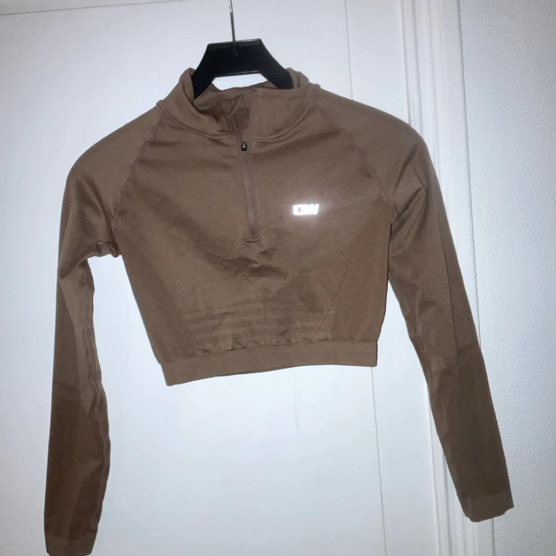 Brun croppad träningströja från ICANIWILL - 1