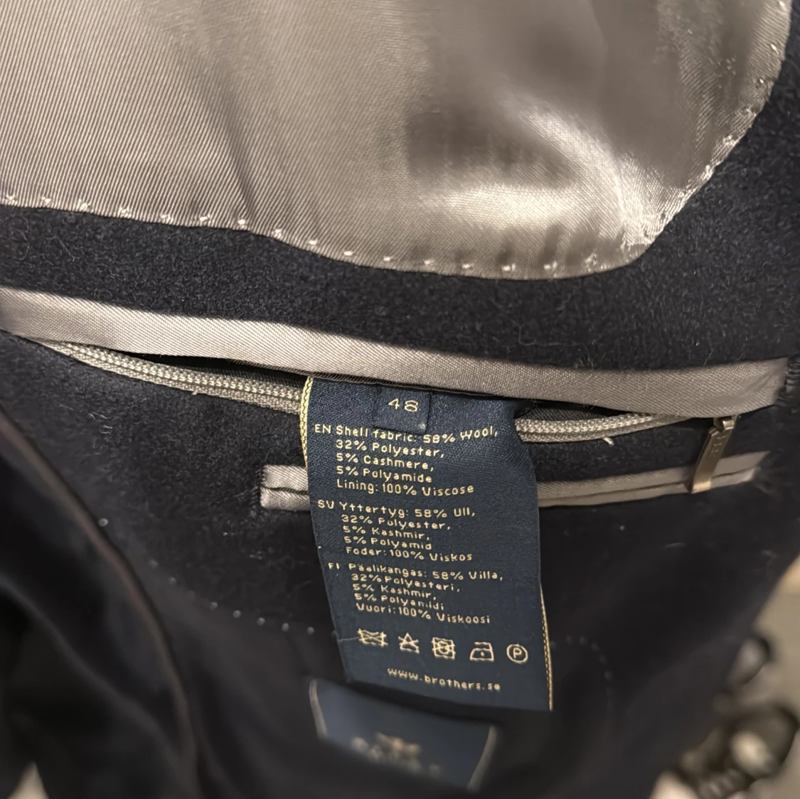 Mörkblå kappa från Riley - 4