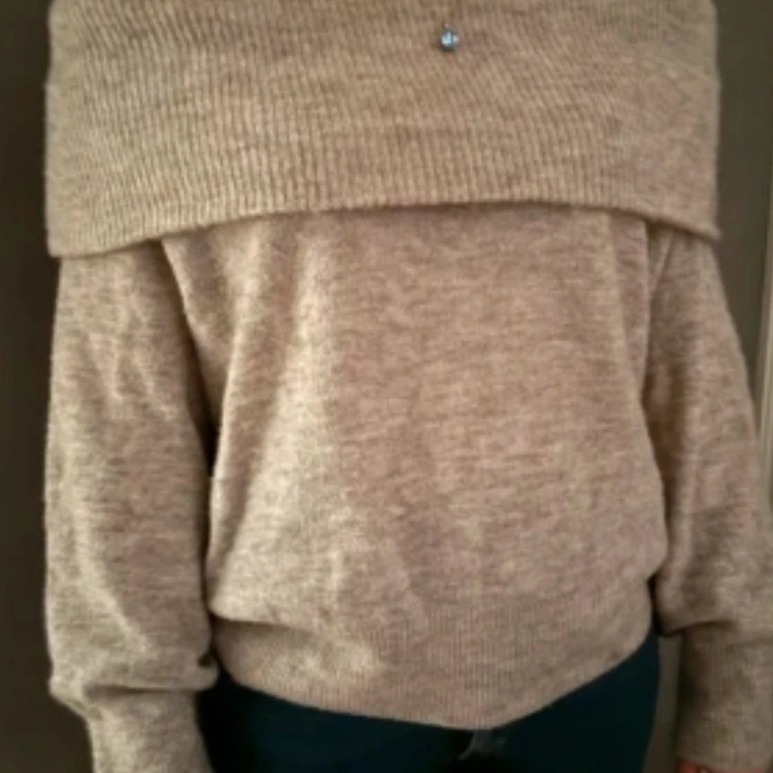  Of the shoulder sweater- light  beige melange - 90