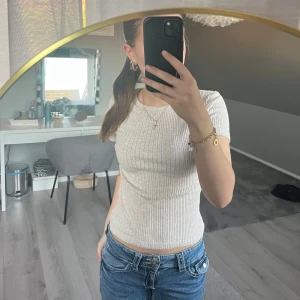 Söt t-shirt - Bra skicka aldrig använd typ🎀