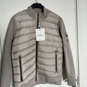 Moncler Jacka - Helt ny