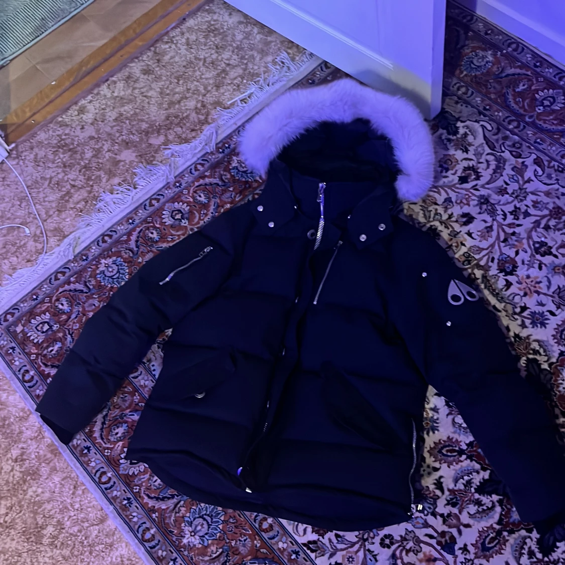 Svart dunjacka från Moose Knuckles