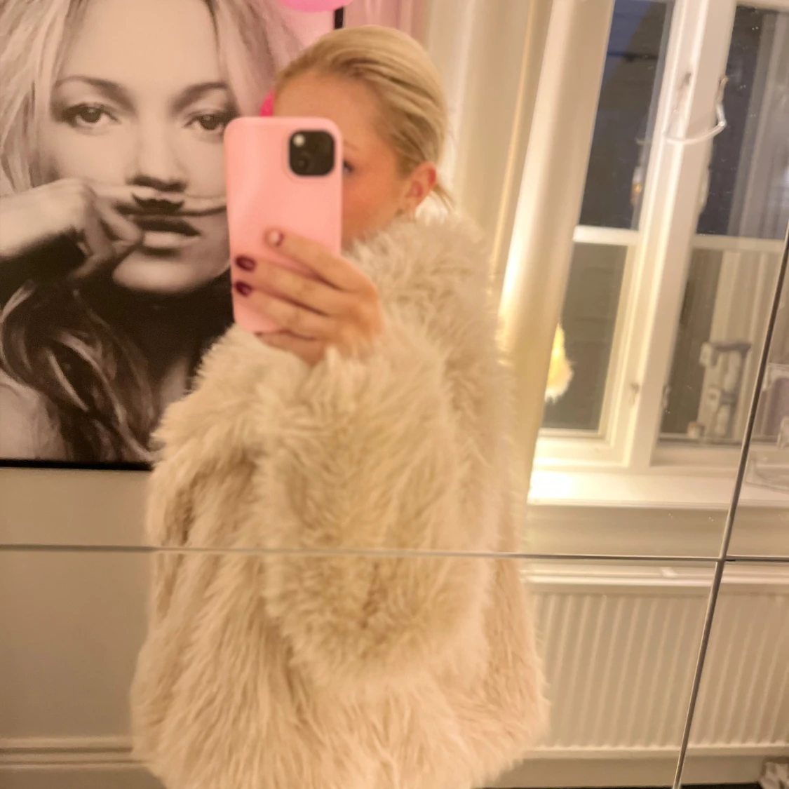 Beige pälsjacka från Dressy - 90