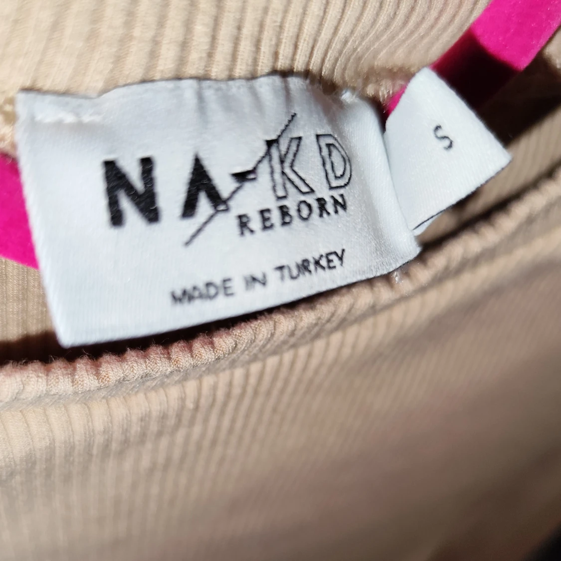 Beige ribbad tröja från NA-KD - 92