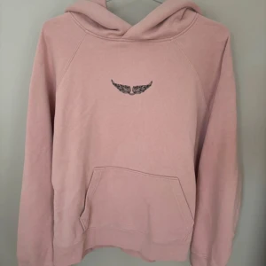 Zadig & Voltaire hoodie - I superbra skick, endast använd fåtal gånger. Köpt för 2500kr. Storlek S