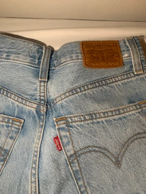 Livas byxor  - Skit bra skick jätte fina o ha på sig o ganska dyra o köpa i affär! 