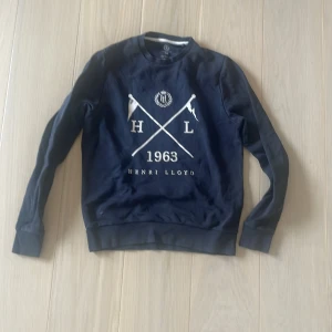 Henri Lloyd sweatshirt - Säljer då den är för liten. Cond 9/10 inga hål eller skador