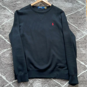 Polo ralph lauren sweatshirt  - Kvitto finns,  Skick: 9/10 Mitt pris: 650