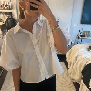 Blus - Från zara, använd en gång 🥰