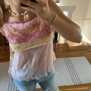 Rosa meshtopp💗💗 - Superfin rosa topp!🩷🧡💚💛Kom med bud då jag inte är säker på att jag vill sälja!