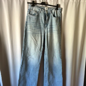 Blåa jeans  - Väl använda 