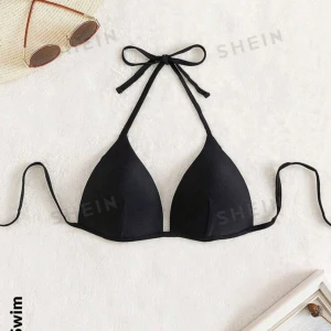 Bikini  - Super snygg bikini överdel som inte kommer till användning då jag har två❤️