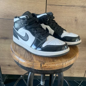 Air Jordan 1 Mid SE ‘All Star Carbon Fiber - 9/10 skick  Nypris ca 3000
