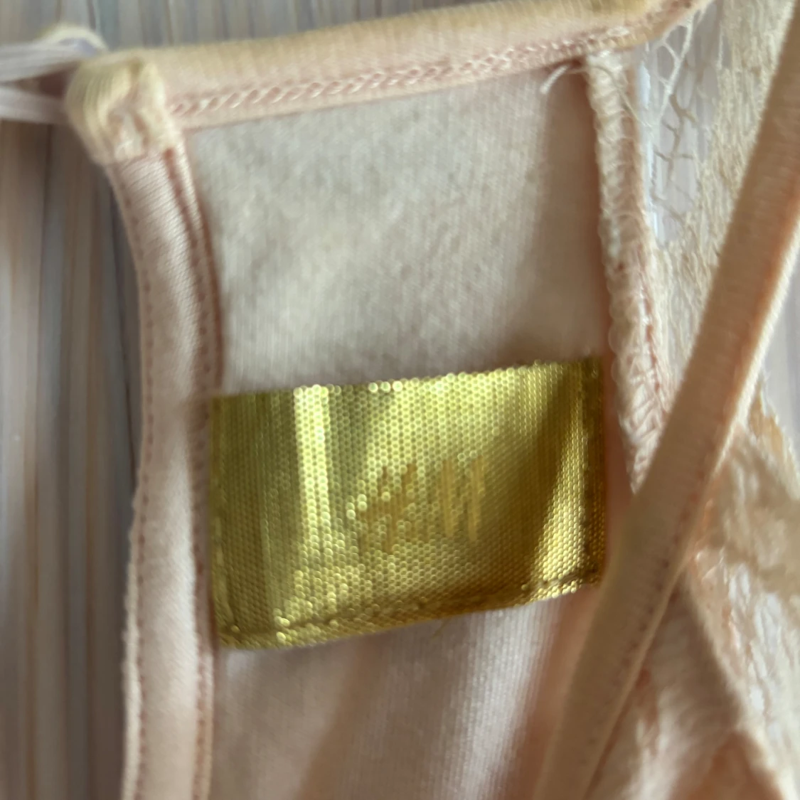 Beige spetslinne - 90