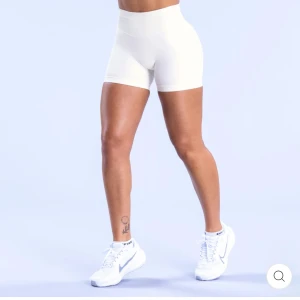 DFYNE impact shorts  - Aldrig använda, originalförpackning finns kvar. Storlek S 