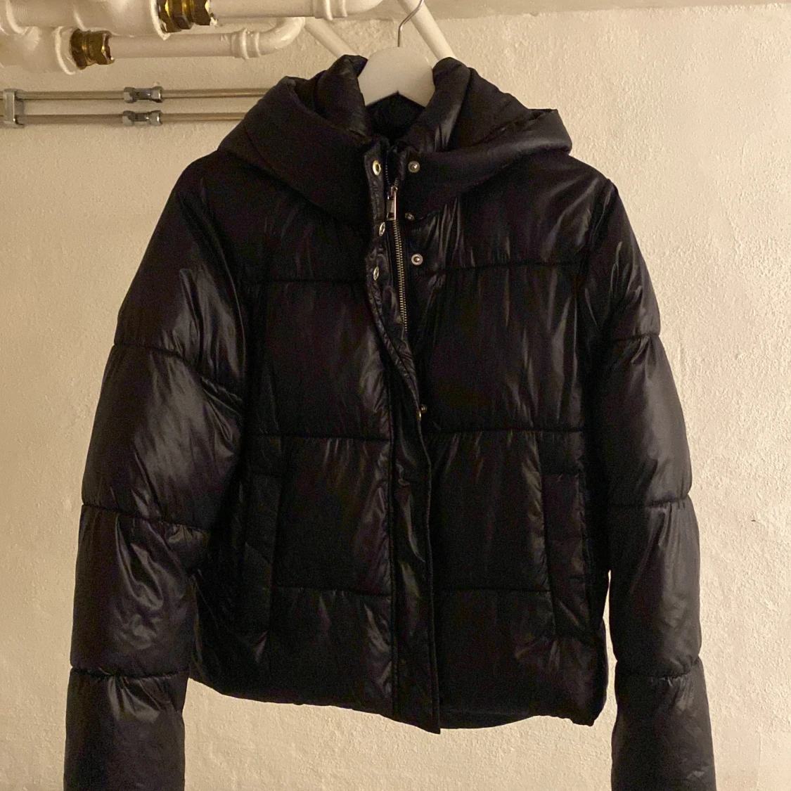 Svart puffjacka  - 92