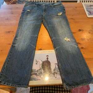 Aeropastale bootcut jeans herr - Bootcut jeans herr från aeropastale Fint skick 36/30 men passar som 32/32