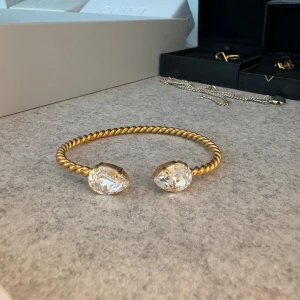 Caroline svedblom Armand💞 - Intresssekol på detta halsband från Caroline svedblom💞💞 Säljs endast för bra pris!!