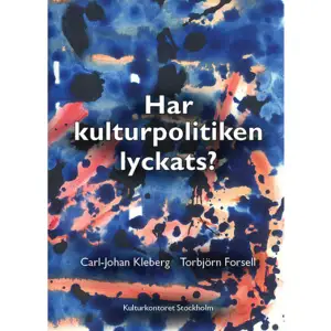 1974 fick Sverige sin första sammanhållna kulturpolitik, utarbetad av utredningen Kulturrådet på Olof Palmes uppdrag. De två författarna som deltog i arbetet berättar här hur det gick till, men i boken kan du även följa alla viktiga kulturpolitiska initiativ från 1599 till juni 2019. De kulturpolitiska målen, sedan 1974 diskuterade och friserade av regeringar med olika färg, beskrivs och analyseras systematiskt och belyses också med ett internationellt perspektiv. Boken innehåller ett aktuellt statistiskt material som avslöjar bristerna i den förda politiken - något som mynnar ut i uppmaningar till dagens ´politiker att förnya den. Bokens rikliga faktamaterial, lättsökt i ett gediget register, gör att den kan fungera också som en uppslagsbok.    Format Häftad   Omfång 377 sidor   Språk Svenska   Förlag Kulturkontoret Stockholm   Utgivningsdatum 2019-12-03   Medverkande Carl-Johan Kleberg   ISBN 9789163956928  