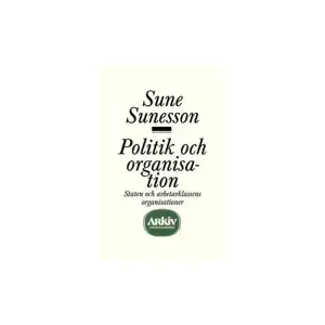 Med utgångspunkt från den historiska materialismen kritiserar författaren den förhärskande statsvetenskapens och sociologins begrepp. Bokens centrala tema är en analys av de processer, som återskapar och vidmakthåller organisatoriska och ideologiska förhållanden. I synnerhet uppmärksammas den kapitalistiska statens roll som avgörande faktor för organisationers utveckling.Obs! Osprättad bok så ta fram brevkniven!    Format Häftad   Språk Svenska   Utgivningsdatum 1974-01-01   ISBN 9789185118083  