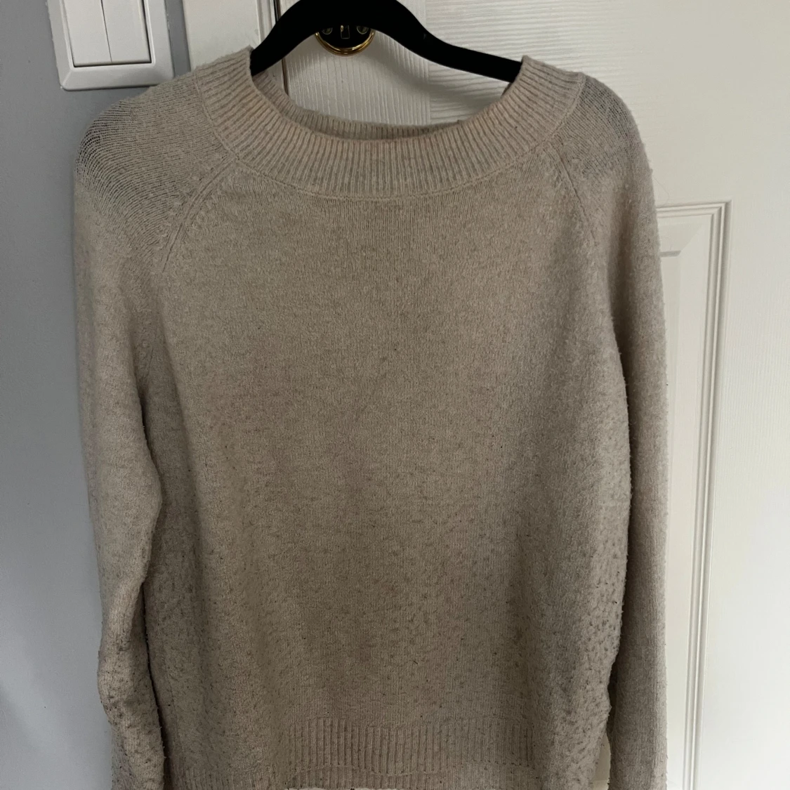 Beige stickad tröja - 91