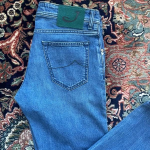 Jacob Cohen jeans - Jacob Cohen 622 säljes!  Superfint skick inga anmärkningar. Storlek - 32
