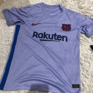 Barcelona tröja storlek s pris 300kr - Barcelona tröja storlek s pris 300kr