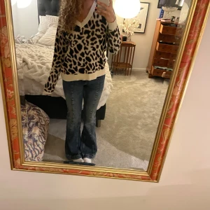 Leopard tröja  - Jättefin leopard tröja från Lola Casademunt! Knappt använd